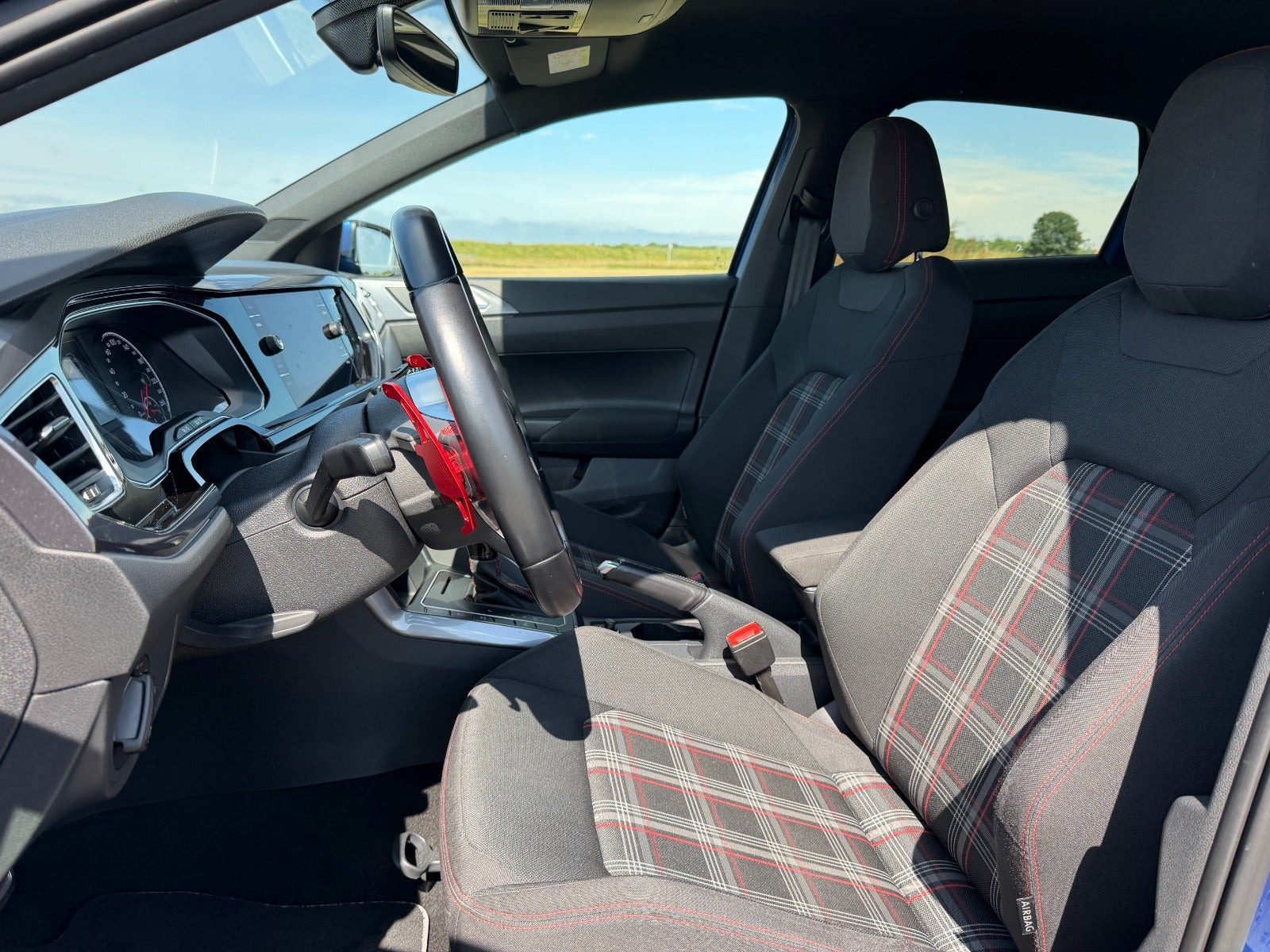 Blå VW Polo fra 2019