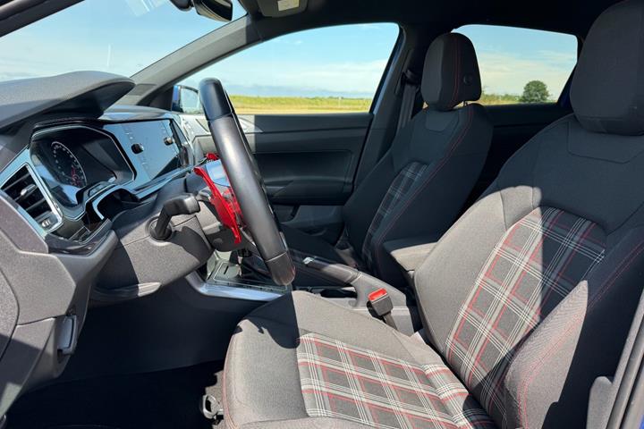 Blå VW Polo fra 2019