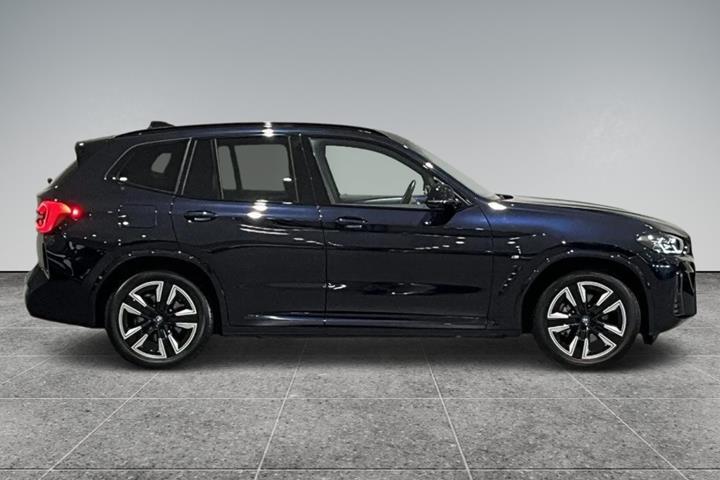 Sort BMW iX3 fra 2024