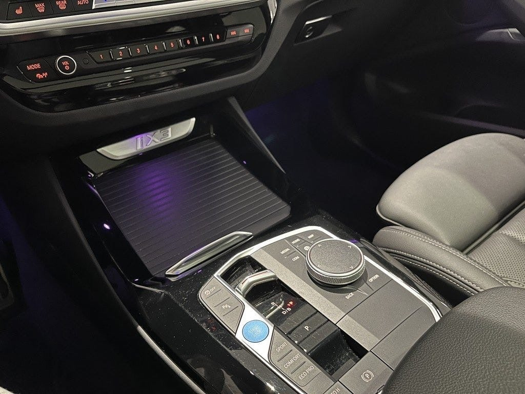 Sort BMW iX3 fra 2024