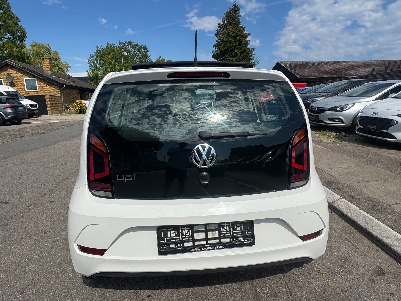 Hvid VW UP! fra 2018