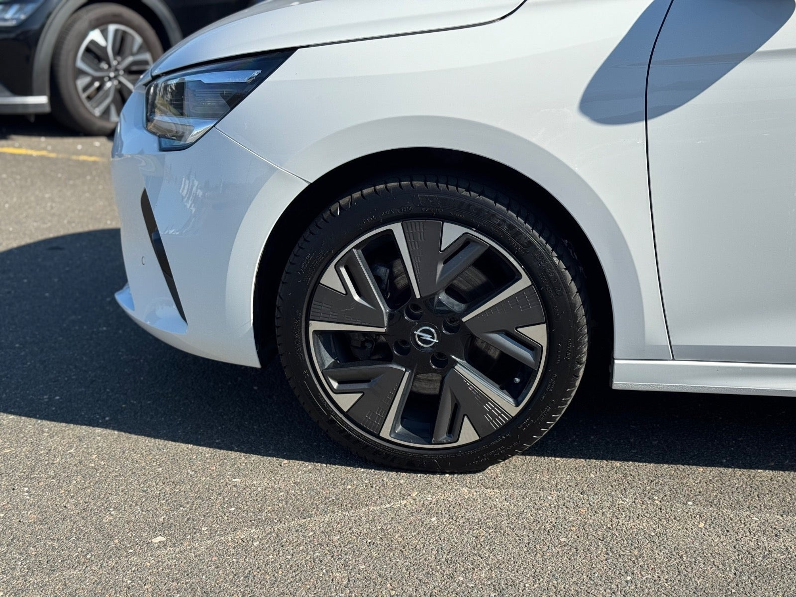 Hvid Opel Corsa-e fra 2021