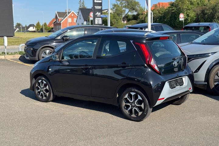 Sort Toyota Aygo fra 2018