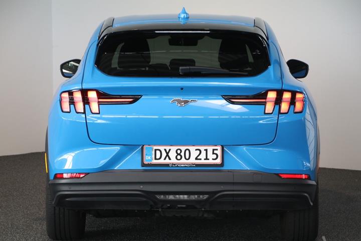 Blå Ford Mustang Mach-E fra 2022