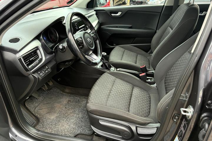 Grå Kia Rio fra 2017