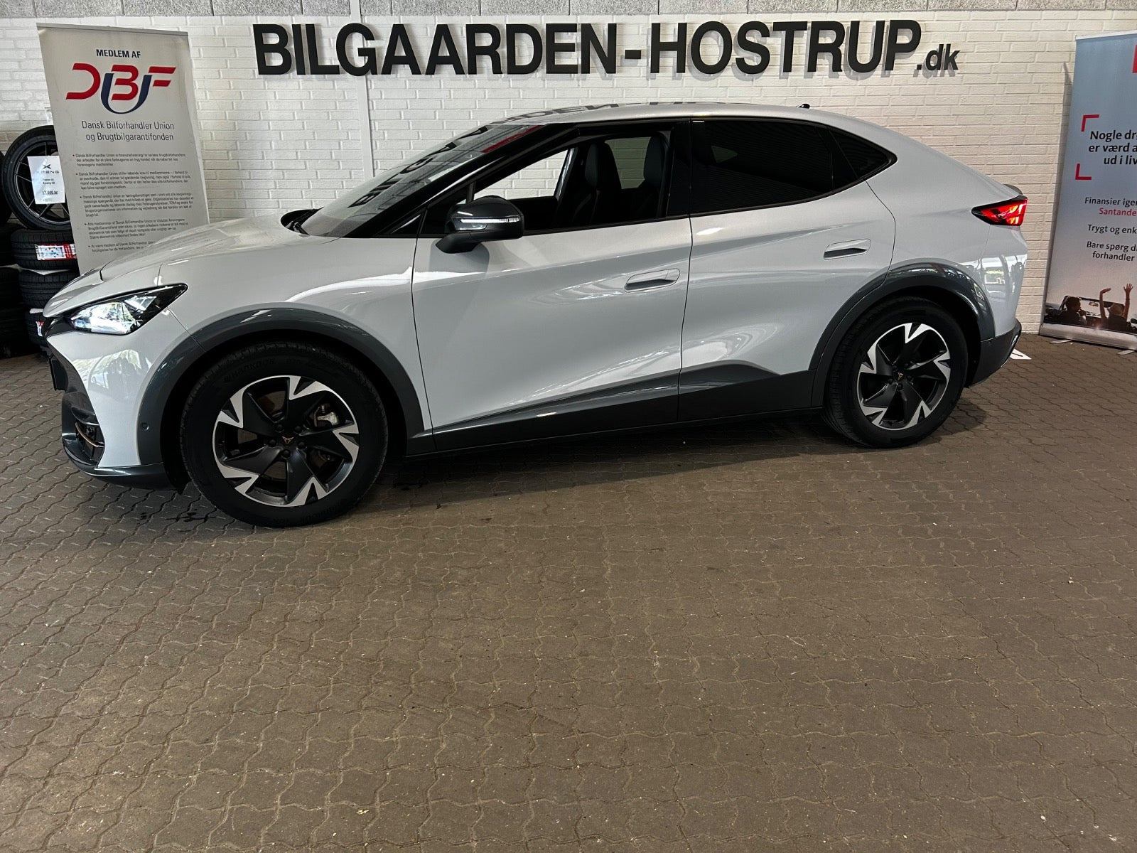 Grå Cupra Tavascan fra 2024