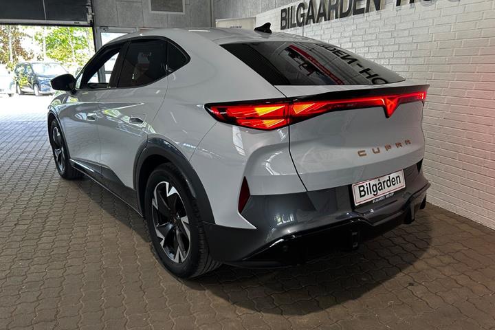 Grå Cupra Tavascan fra 2024