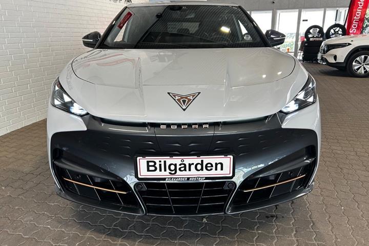 Grå Cupra Tavascan fra 2024