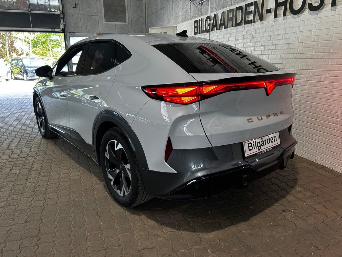 Grå Cupra Tavascan fra 2024