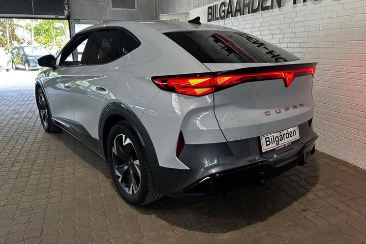 Grå Cupra Tavascan fra 2024