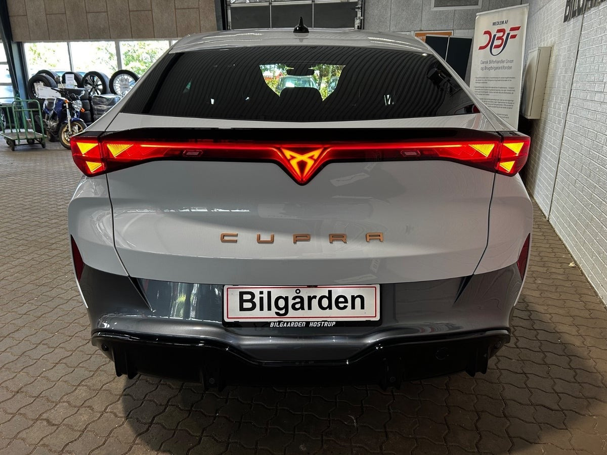 Grå Cupra Tavascan fra 2024