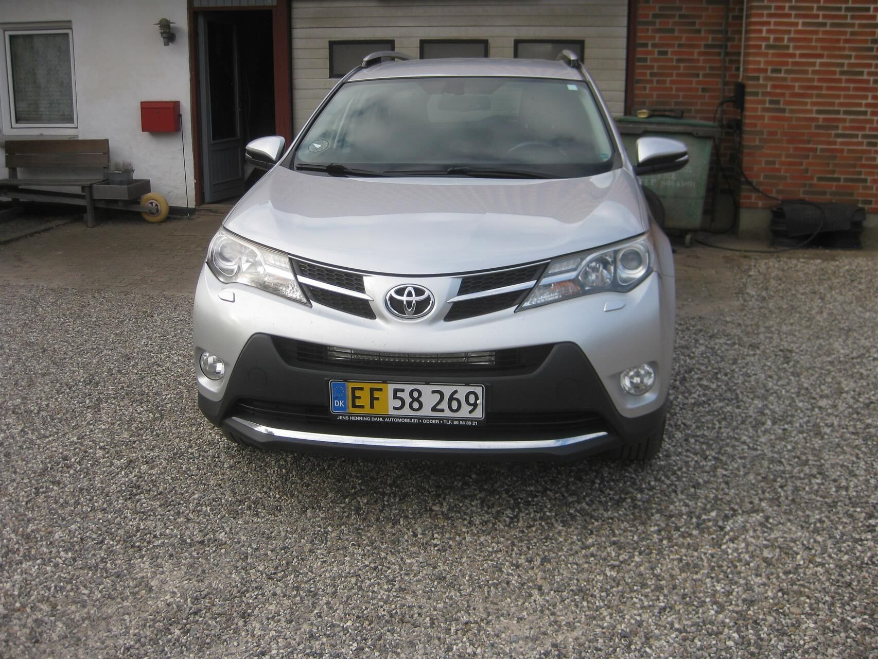 Sølv Toyota RAV4 fra 2014