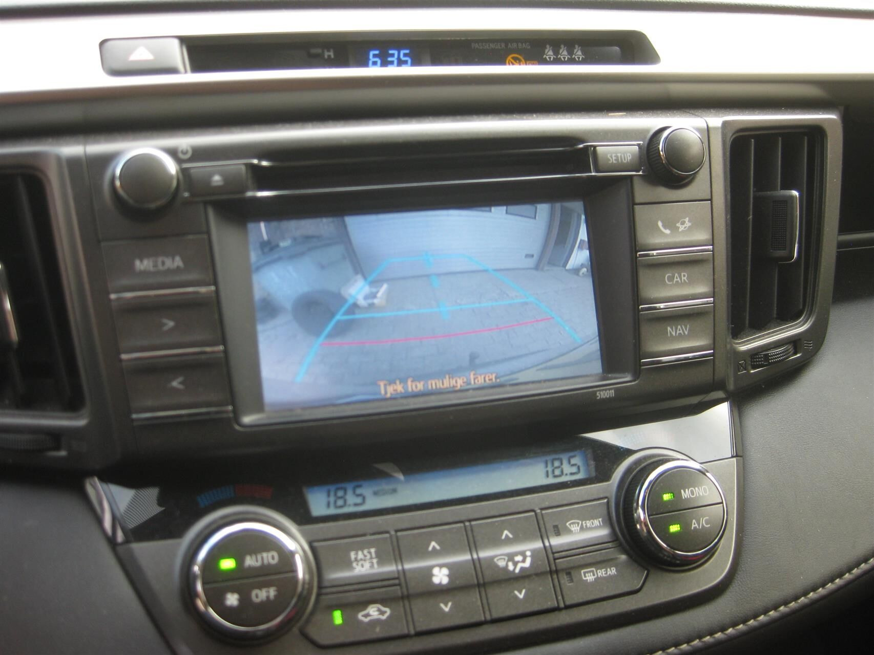 Sølv Toyota RAV4 fra 2014