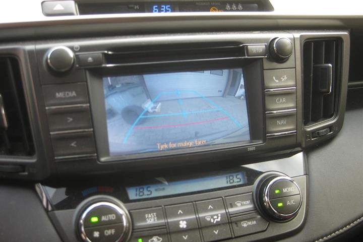 Sølv Toyota RAV4 fra 2014