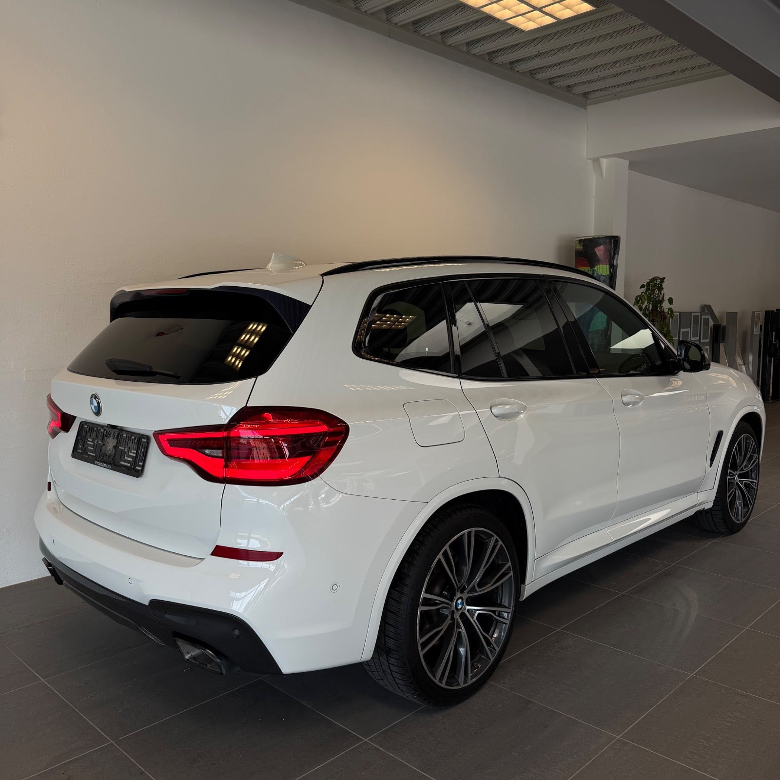 Hvid BMW X3 fra 2019