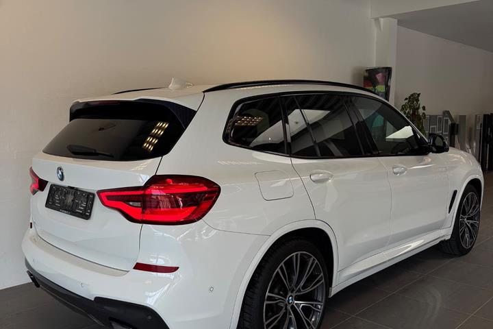 Hvid BMW X3 fra 2019