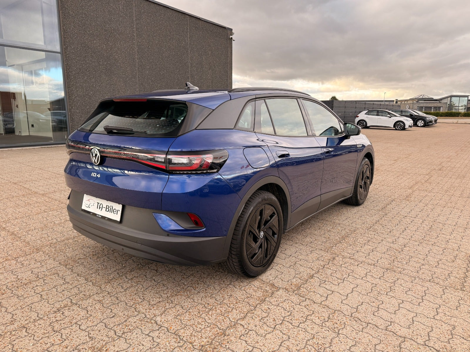 Blå VW ID.4 fra 2023