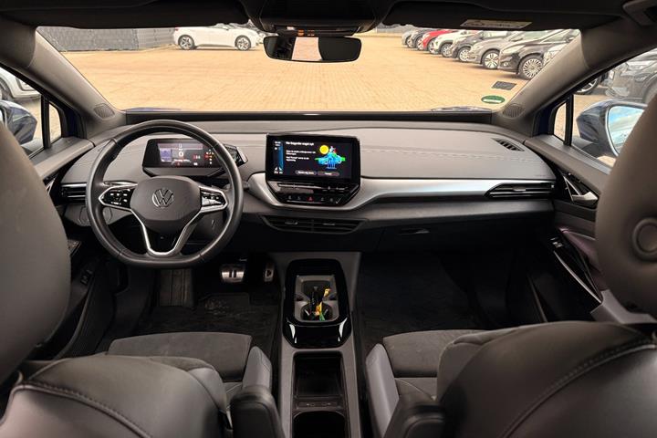 Blå VW ID.4 fra 2023