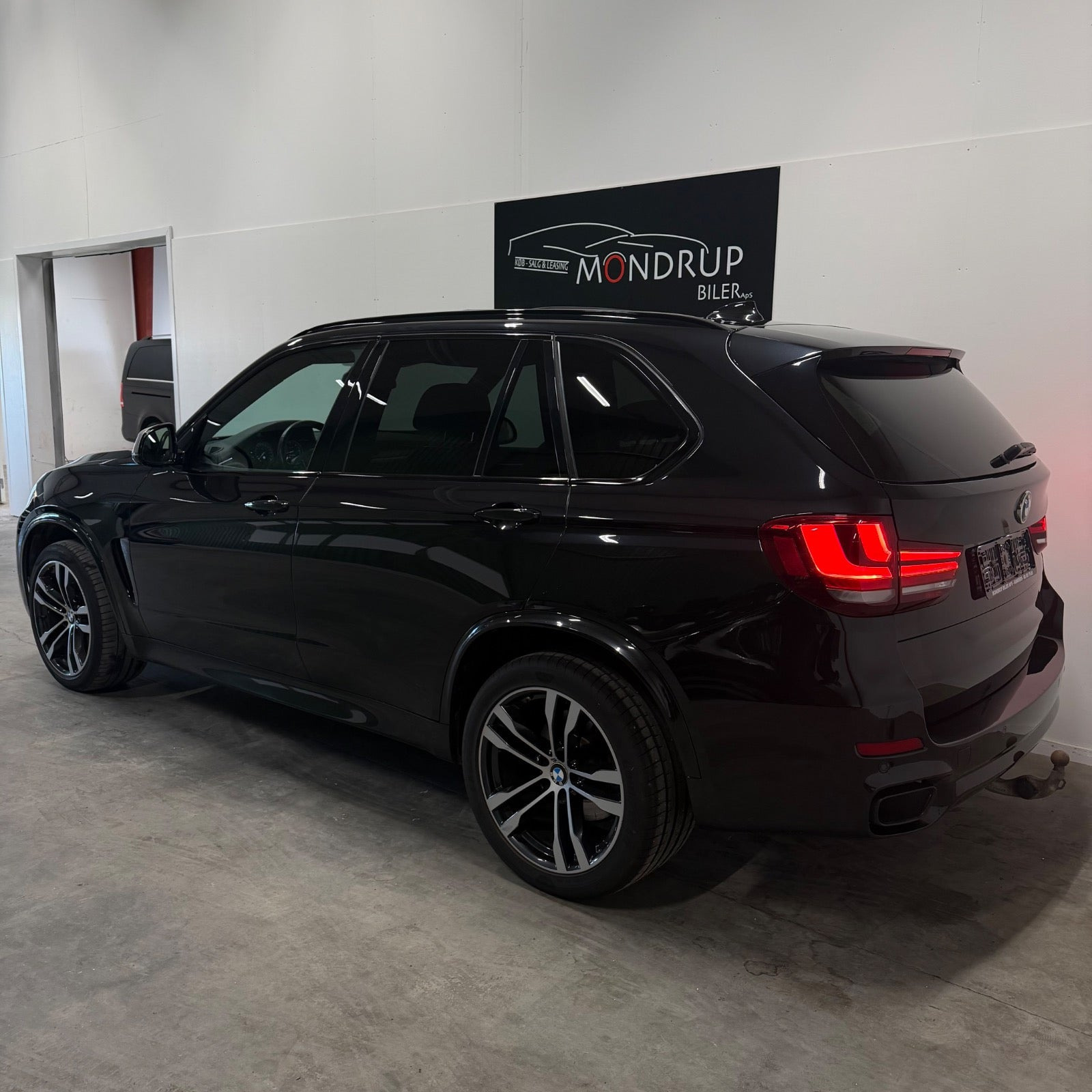 Sort BMW X5 fra 2016