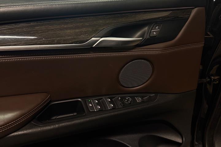 Sort BMW X5 fra 2016