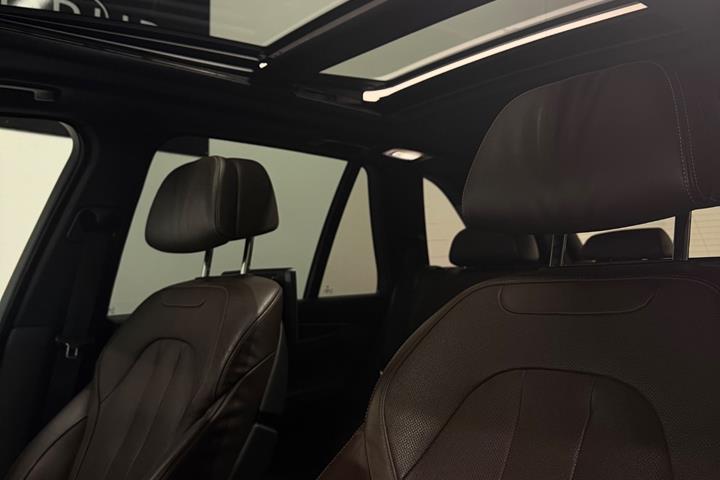 Sort BMW X5 fra 2016