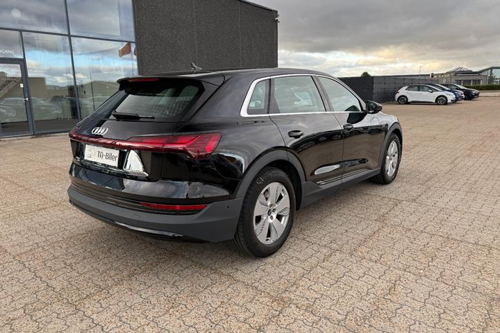 Sort Audi e-tron fra 2023