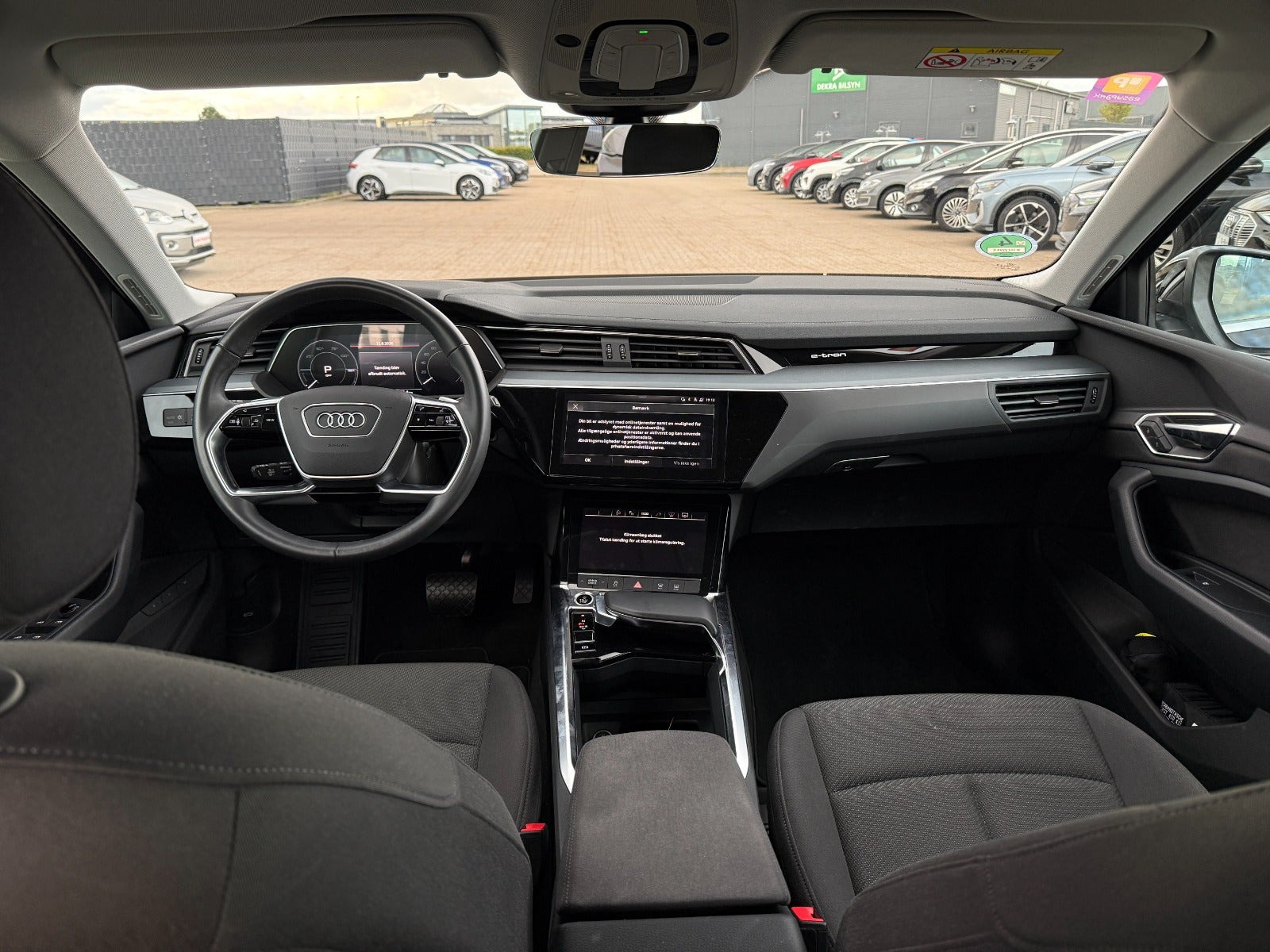 Sort Audi e-tron fra 2023