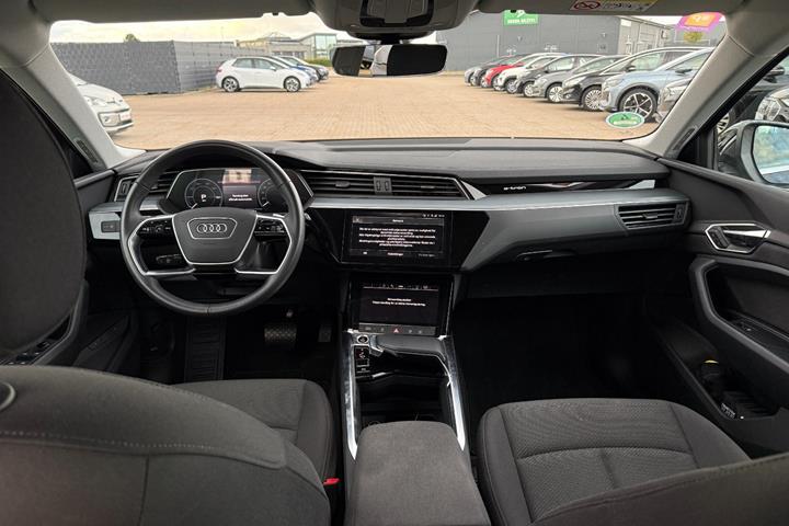 Sort Audi e-tron fra 2023
