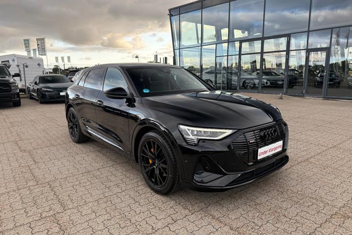 Sort Audi e-tron fra 2023