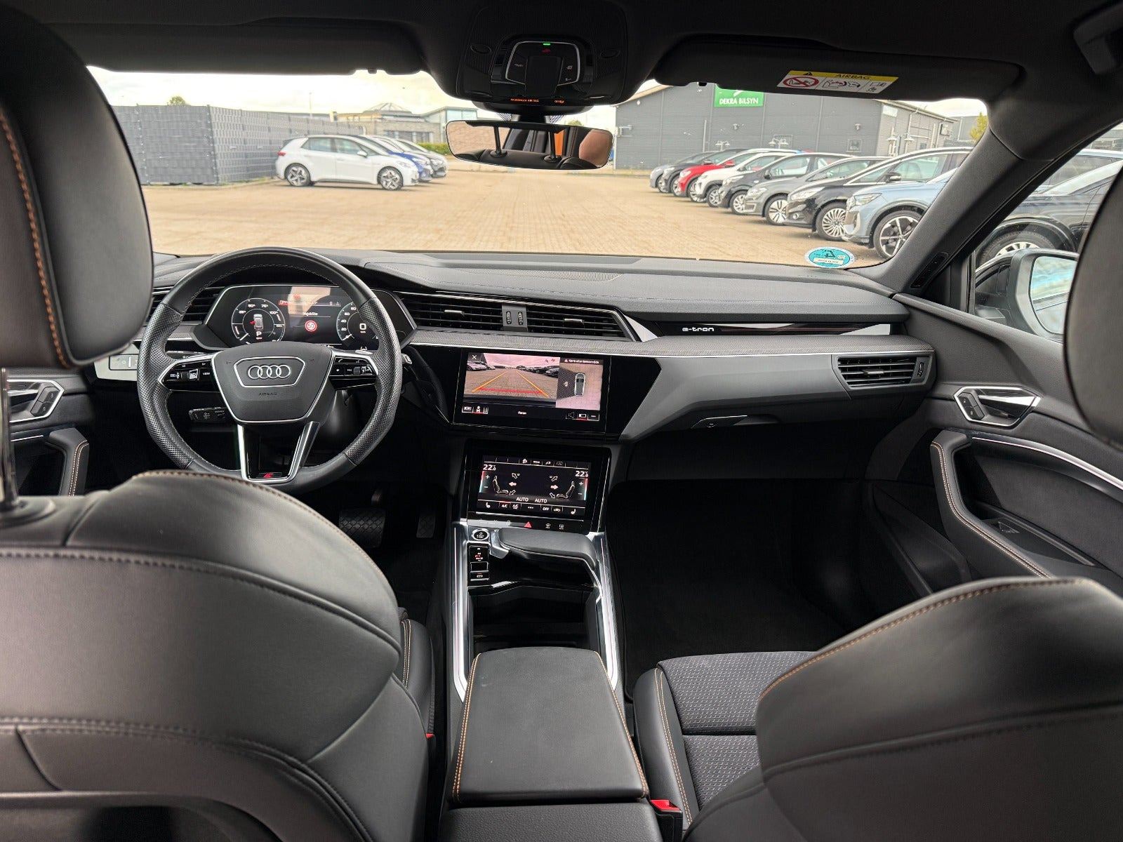 Sort Audi e-tron fra 2023