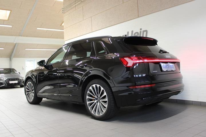 Sort Audi e-tron fra 2022