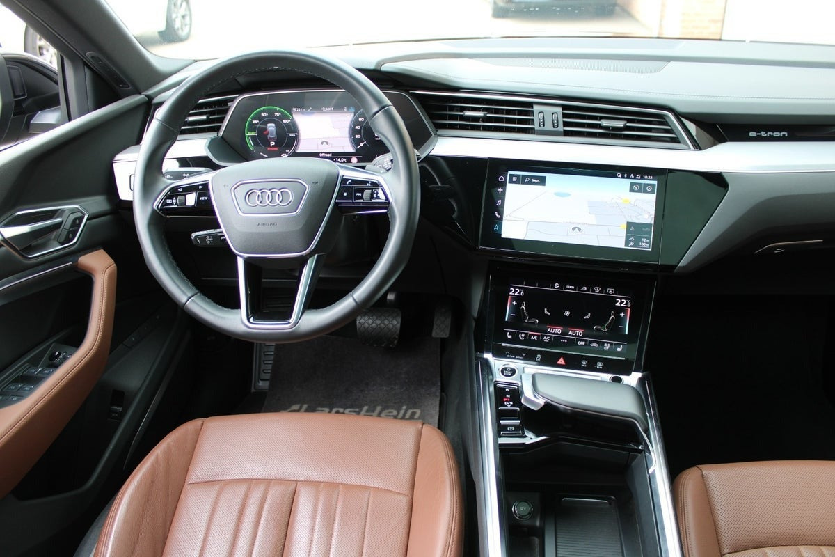 Sort Audi e-tron fra 2022