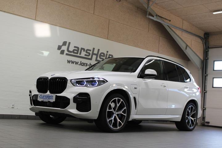 Hvid BMW X5 fra 2023