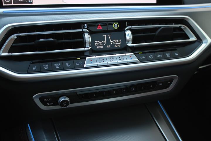 Hvid BMW X5 fra 2023