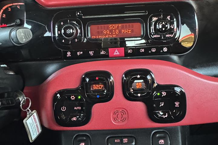 Sort Fiat Panda fra 2013