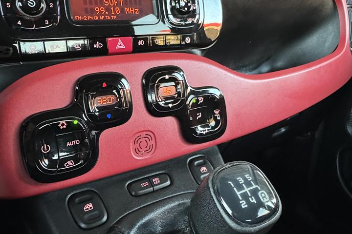 Sort Fiat Panda fra 2013