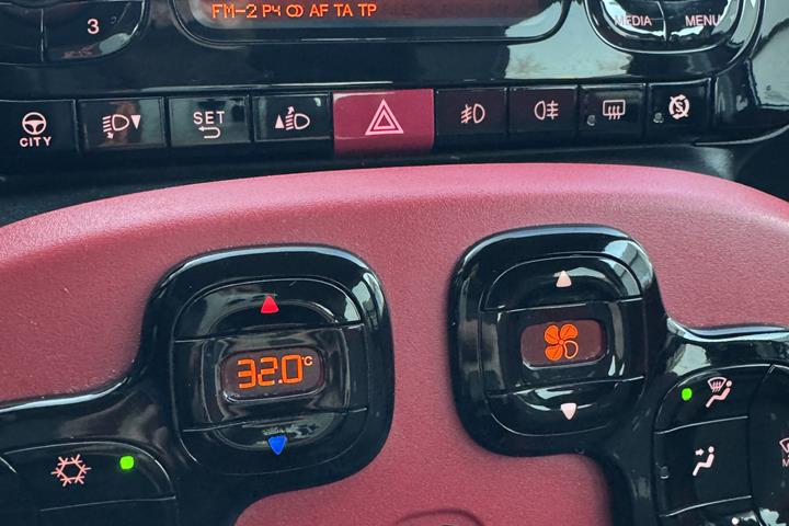 Sort Fiat Panda fra 2013