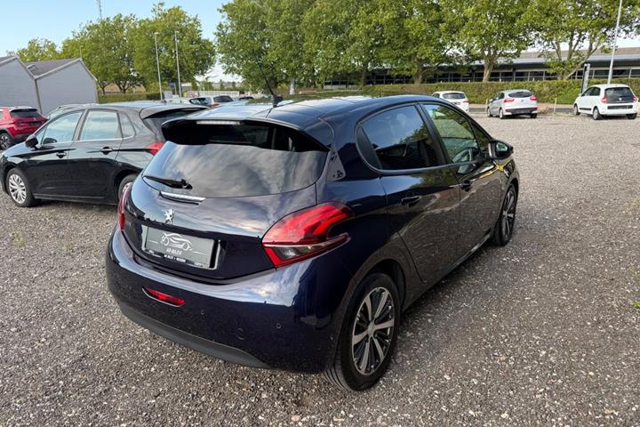 undefined Peugeot 208 fra 2018