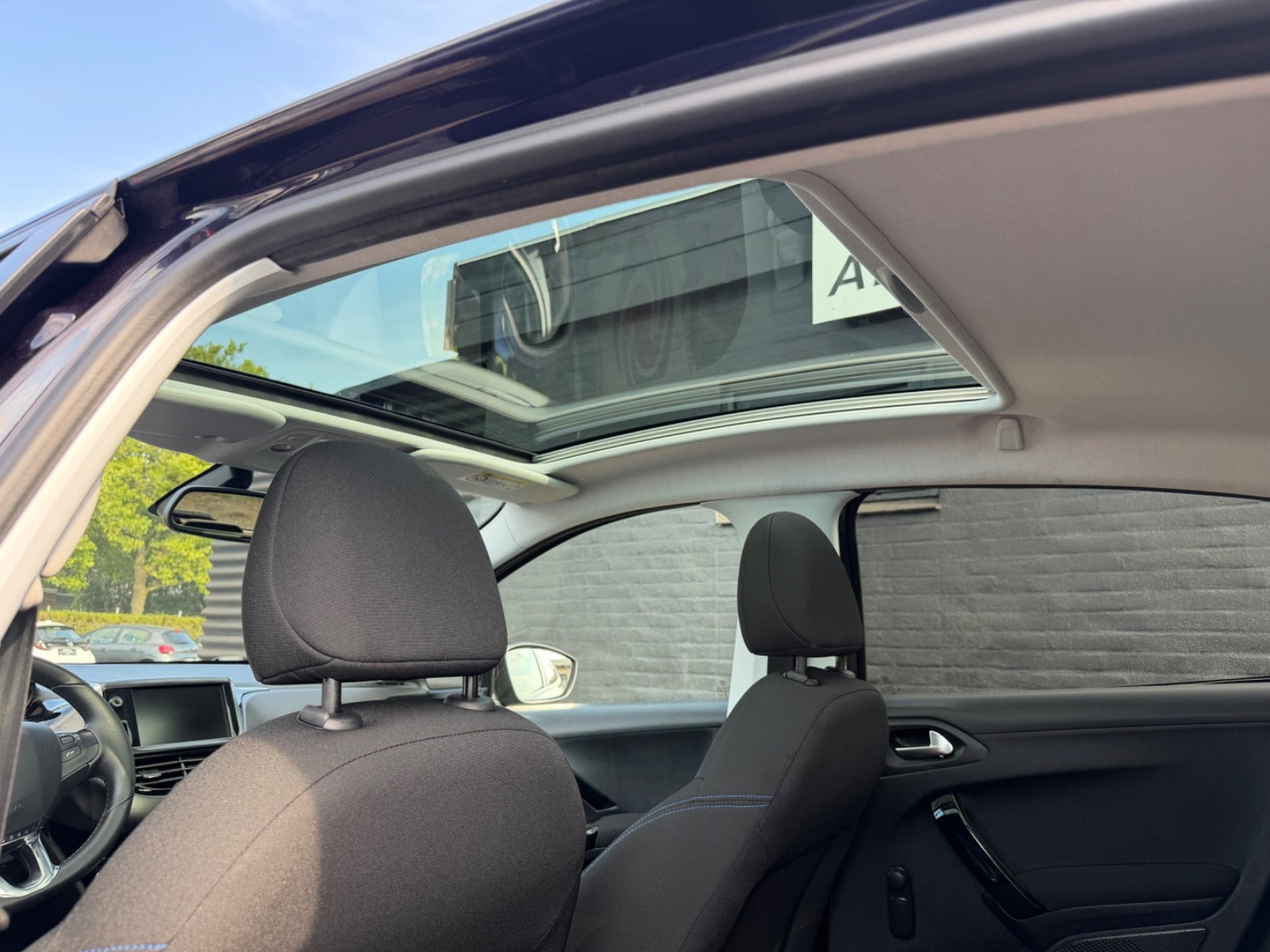 undefined Peugeot 208 fra 2018