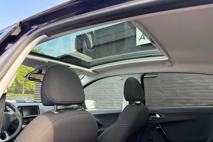 undefined Peugeot 208 fra 2018