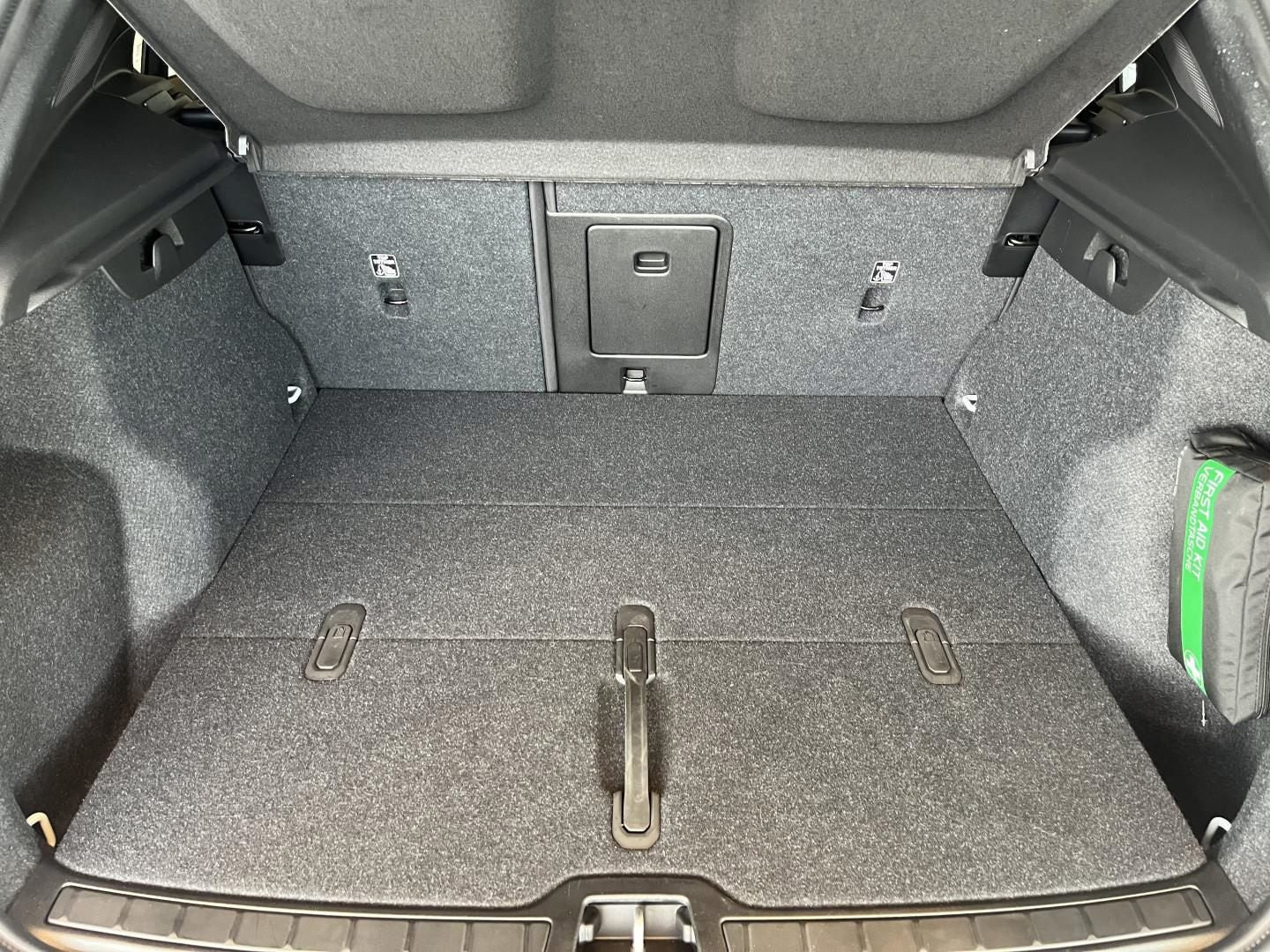 Blå Volvo EX40 fra 2025