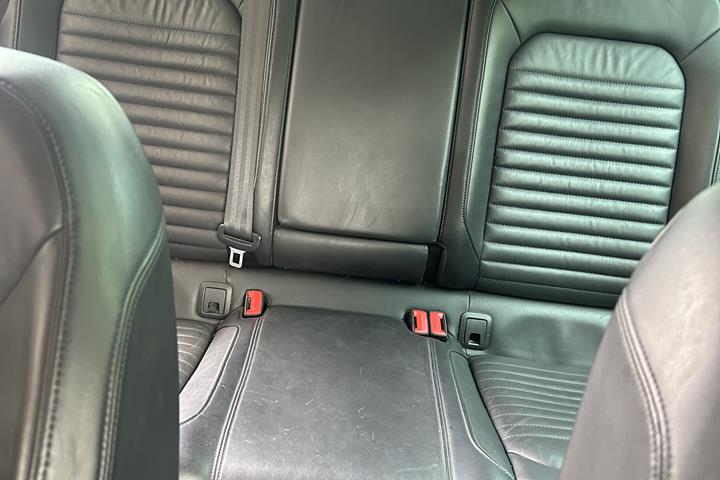 Grå VW Passat fra 2018