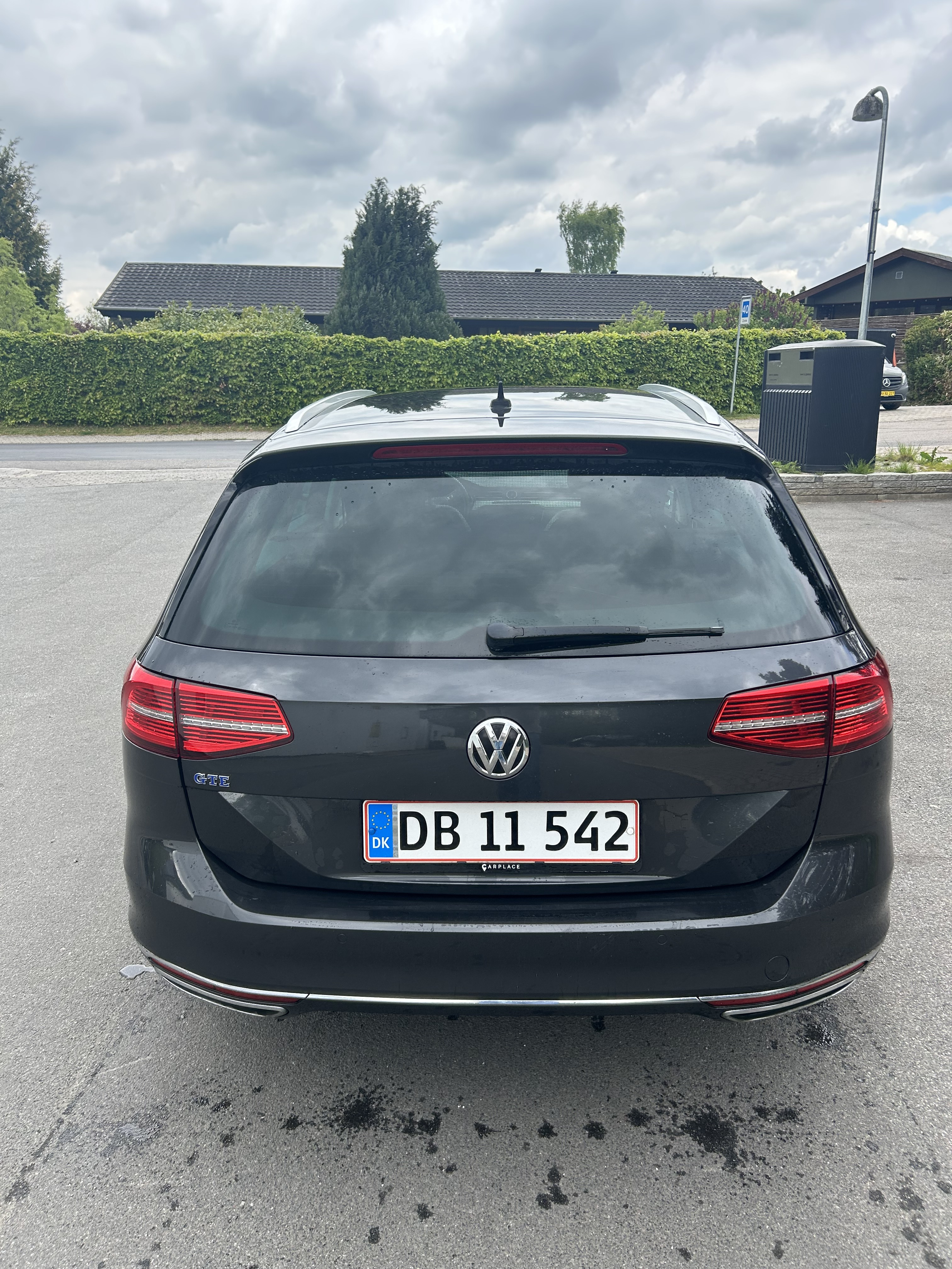 Grå VW Passat fra 2018