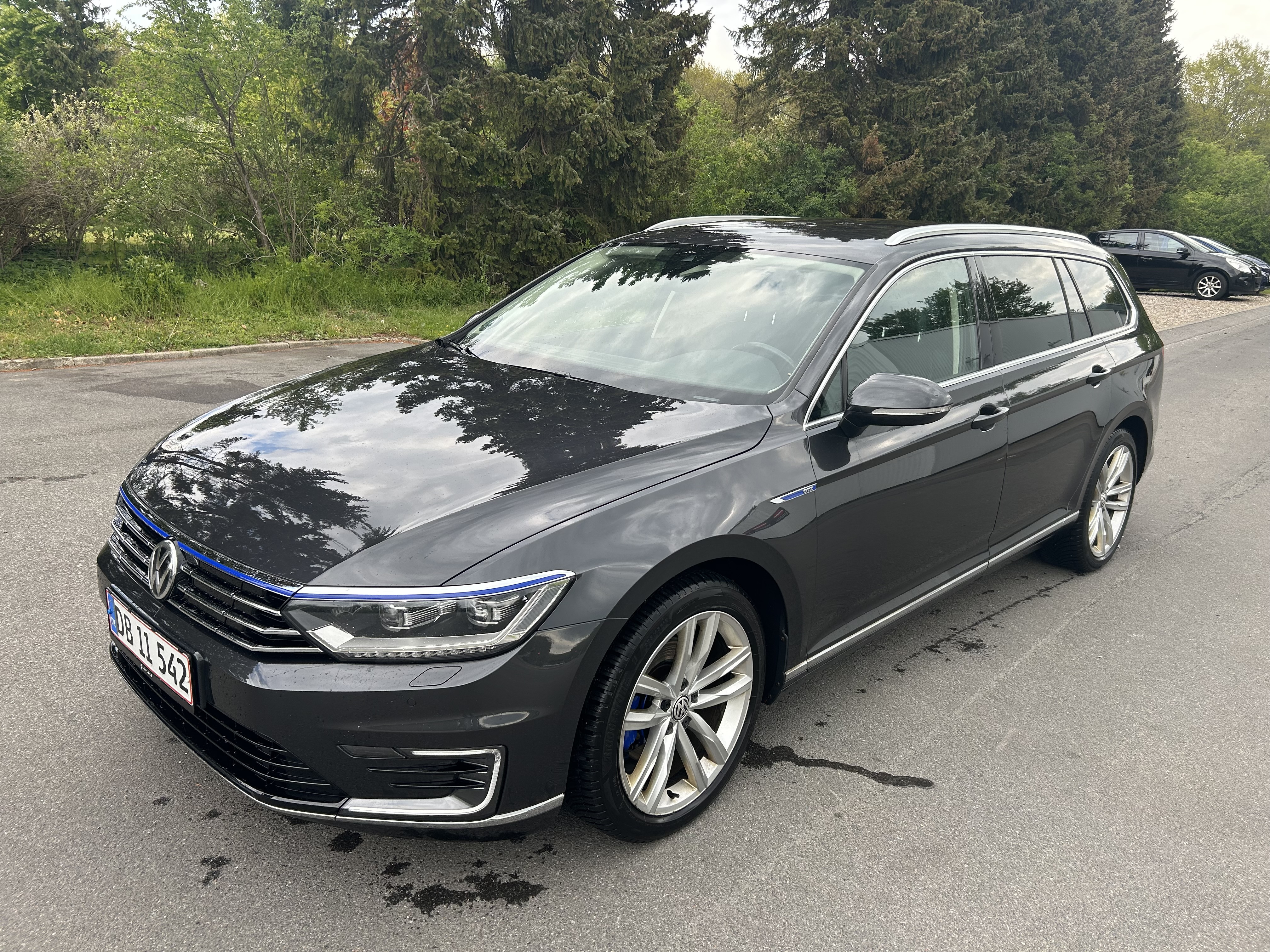 Grå VW Passat fra 2018
