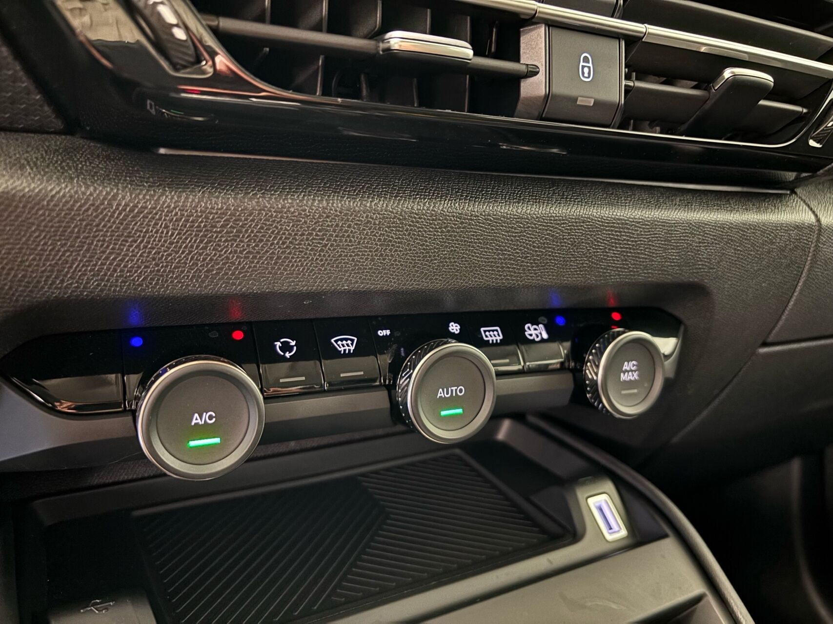Hvid Citroën ë-C4 X fra 2022