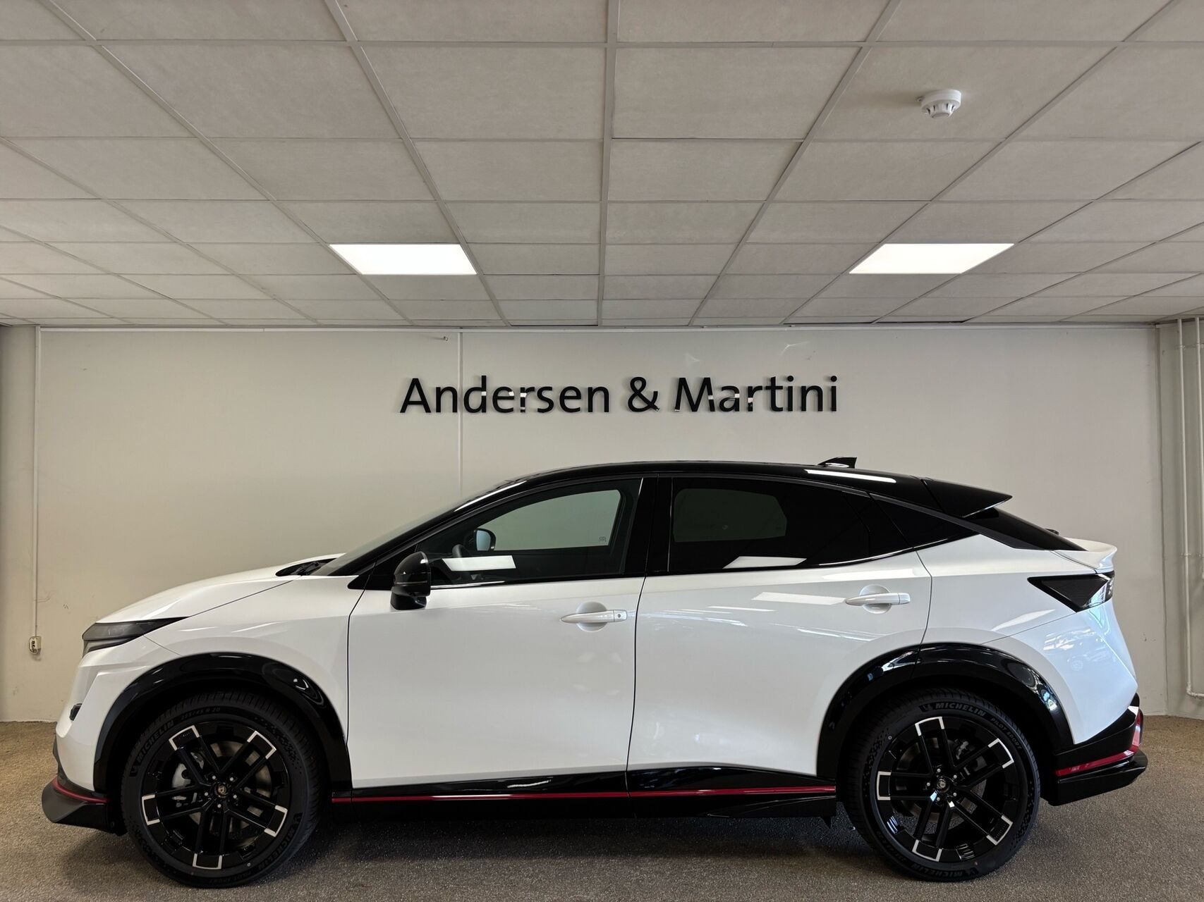 Hvid Nissan Ariya fra 2026