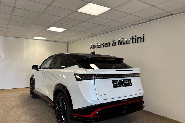 Hvid Nissan Ariya fra 2026