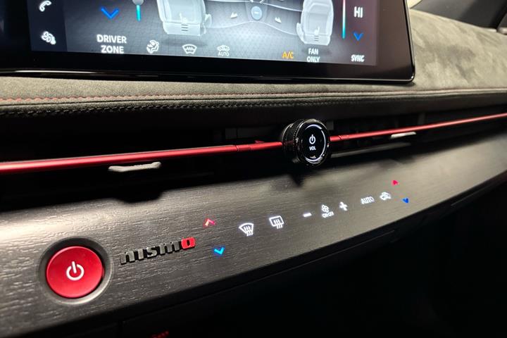 Hvid Nissan Ariya fra 2026