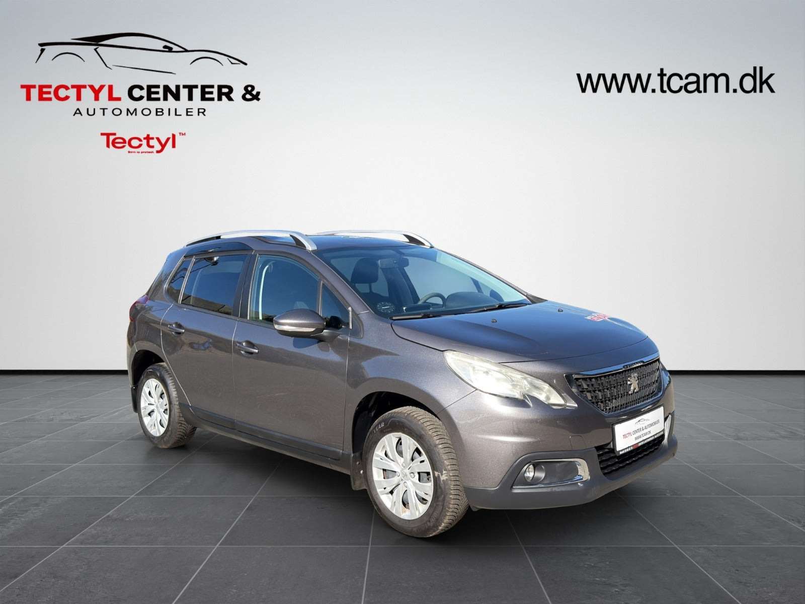 Grå Peugeot 2008 fra 2017