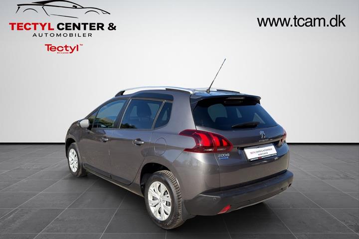 Grå Peugeot 2008 fra 2017